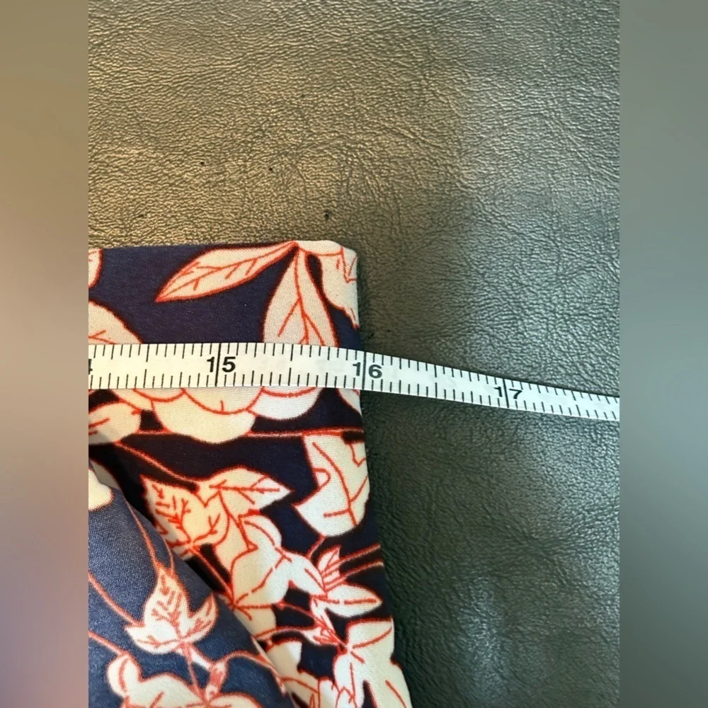 Banana Republic Skirt with Ruffle Accent size 8
